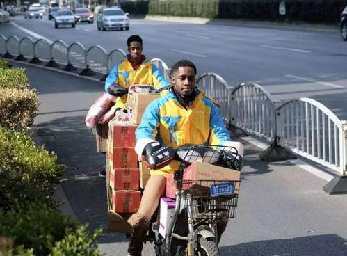 国产送快递的小伙视频,国产快递员的日常风采