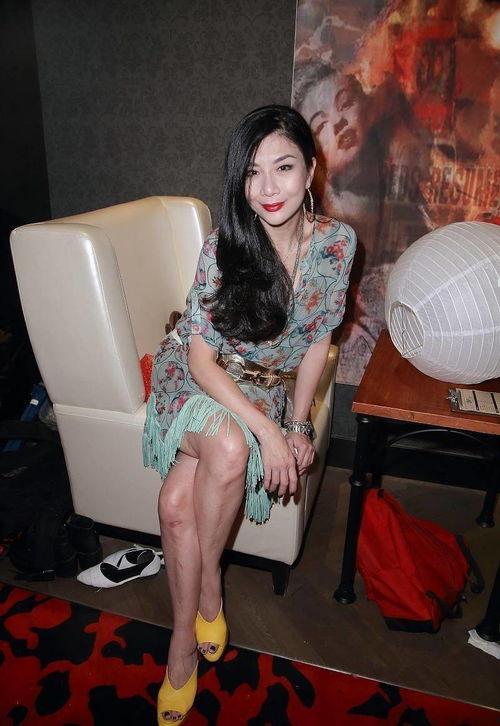 国产吊带熟女在家视频,吊带诱惑引发热议