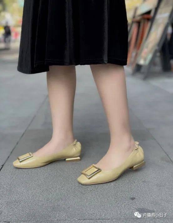 国产超舒服高跟鞋视频,揭秘国产超舒适高跟鞋的时尚魅力  第2张
